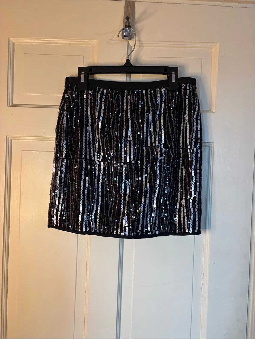 Women’s Black/Silver Sequin Mini Skirt Party Cocktail Sparkly-Size Small New